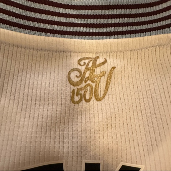 🔥TODAY ONLY🔥 Aston Villa Jersey - Picture 8 of 8